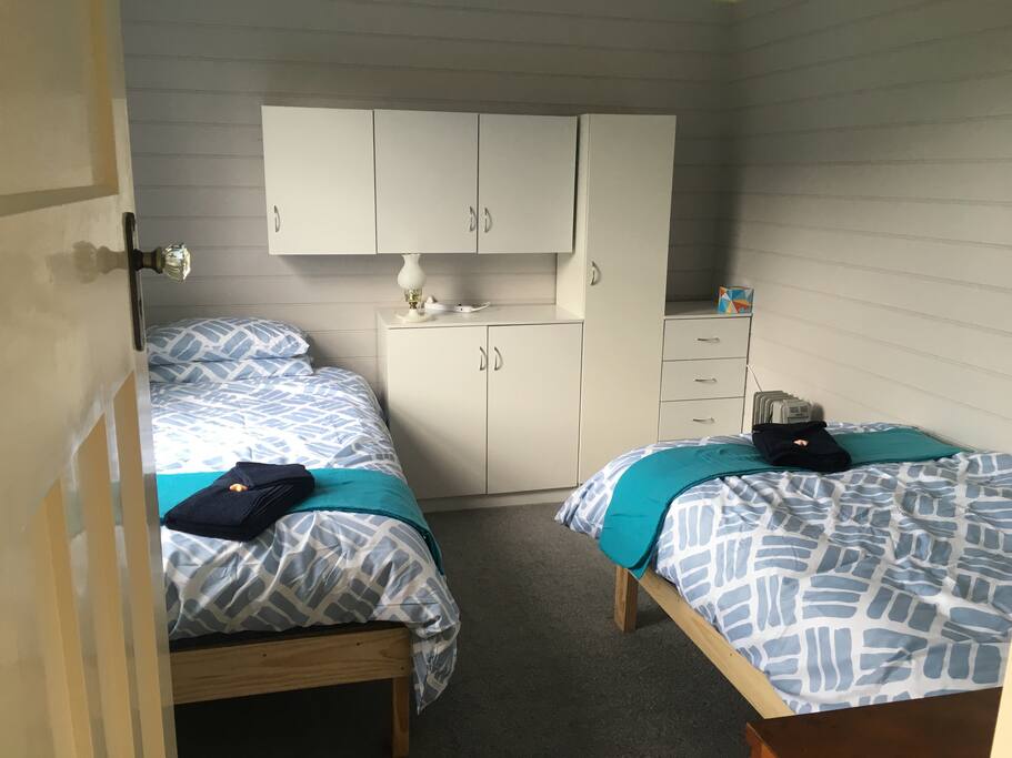 Bedroom 3 King singles