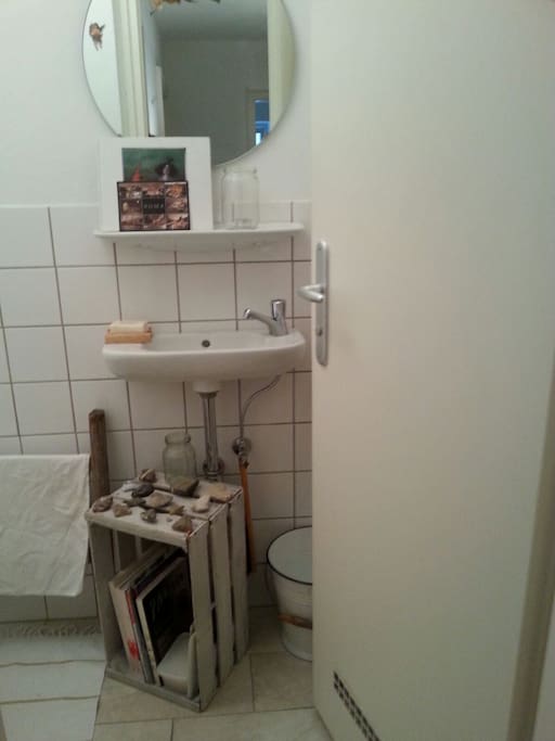separates WC
