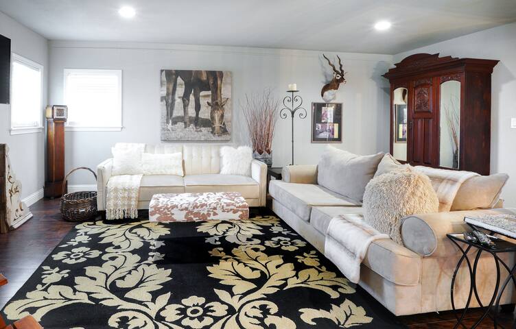 New home close to TCU, Dickies Arena & Stockyards! gallery image 4