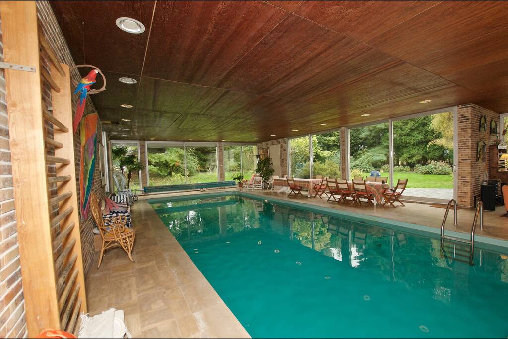 La piscine avec sauna