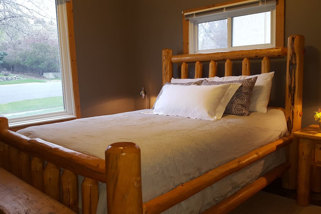Queen Bedroom