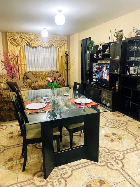 Spacious and welcoming. 10 minutes from the airport