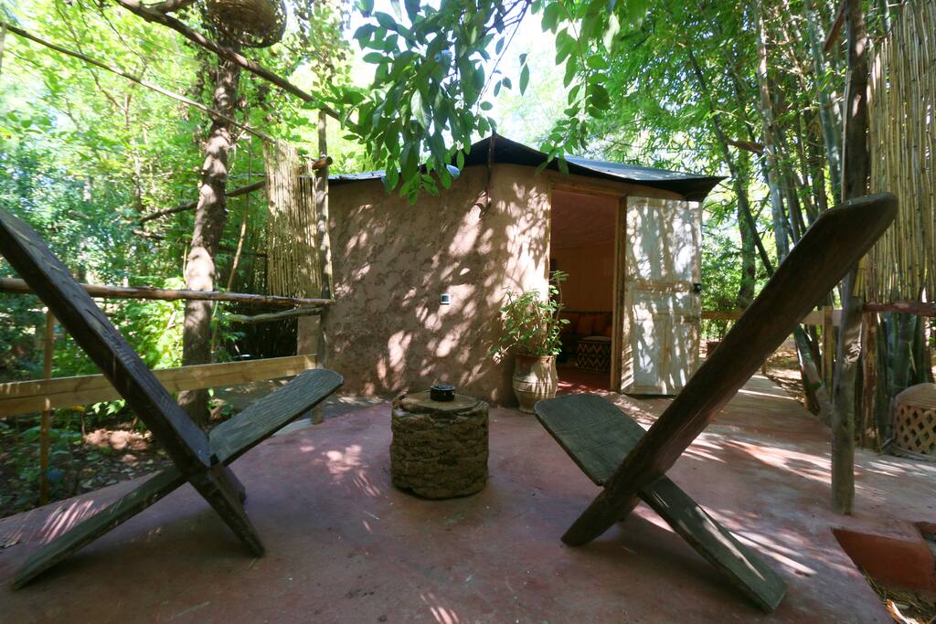 LA TERRASSE DE LA CABANE