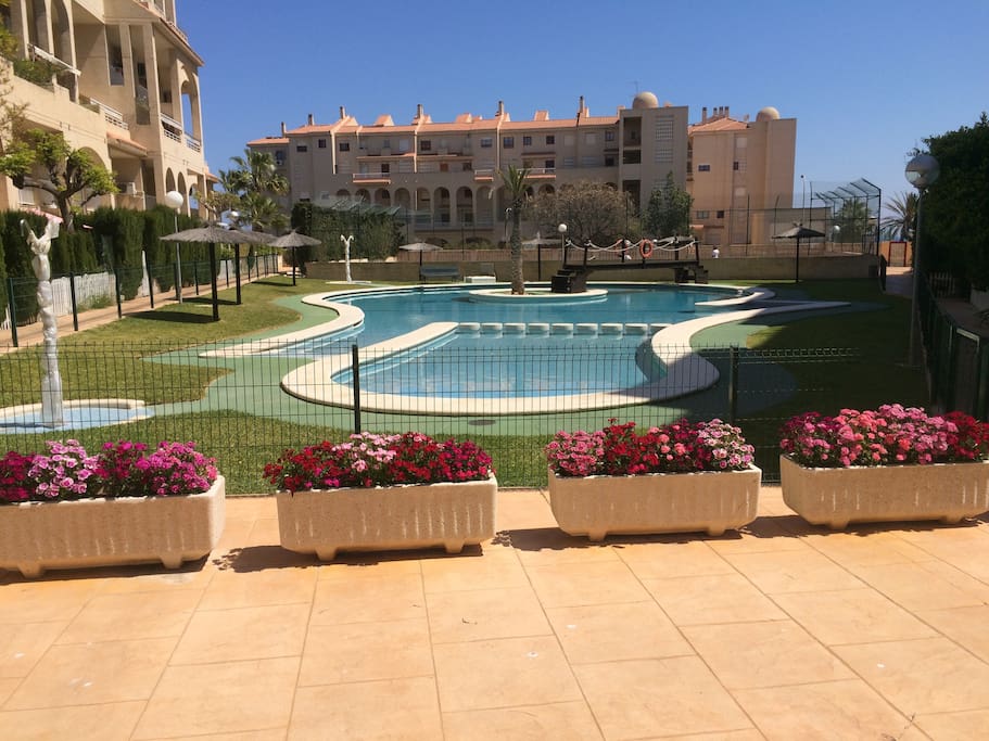 Bonita urbanización privada con piscina