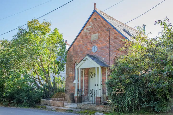 The Old Chapel, Wootton Rivers
