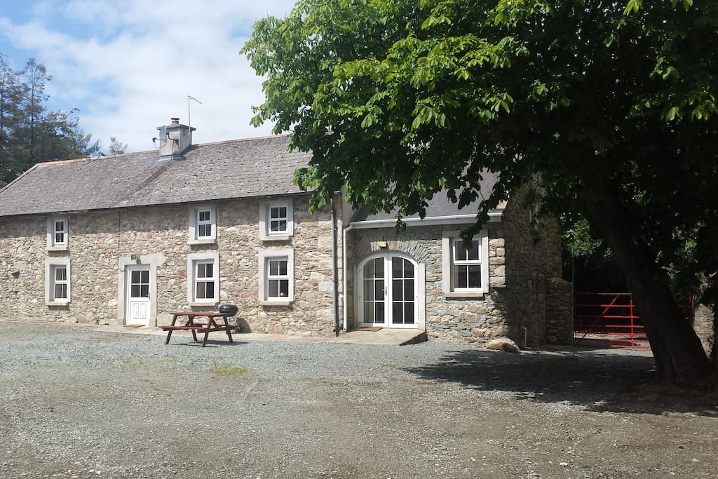 Doyle's Farmhouse, Dunmain. Houses for Rent in New Ross, Wexford, Ireland