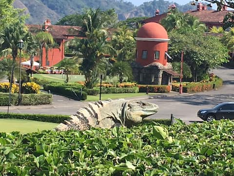 Los Sueños Condo, Perfect for families or groups