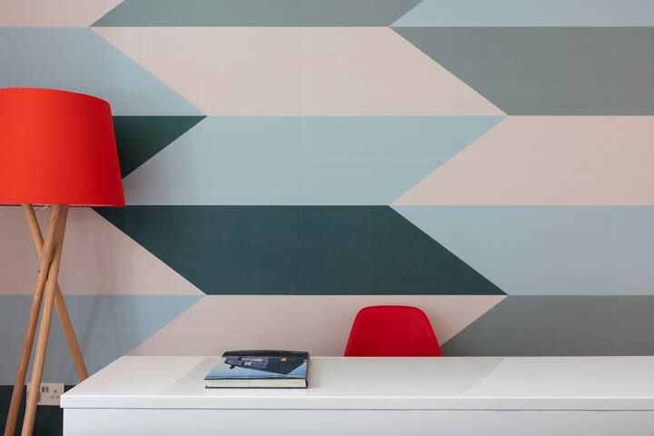 Architect’s Designed Apartment 15min to Centre gallery image 4