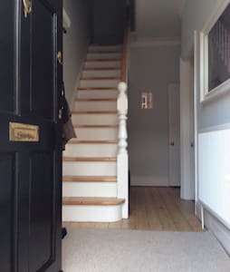 Modern Room by Park - ace location!