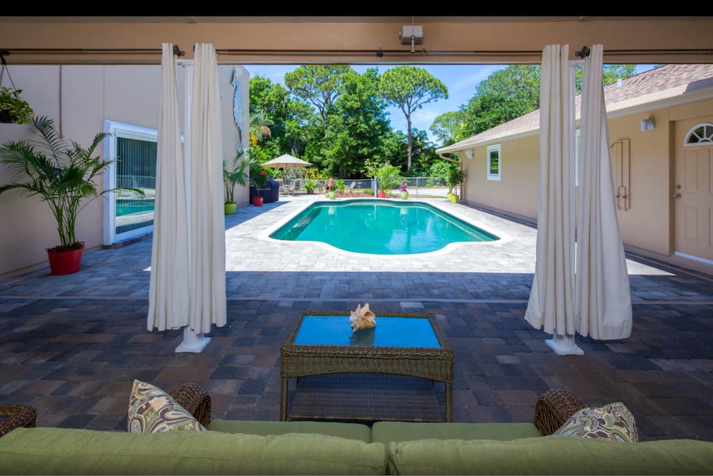 Island Rum Suites "The Blue Room" Houses for Rent in Seminole