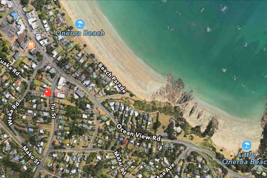 Red pin shows location of the house, 2 minute walk to shops and beach