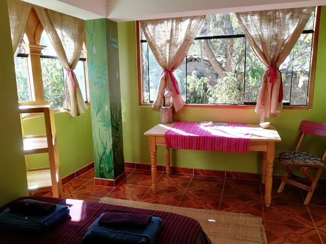 The Green Shipibo room,Cosy Countryside Guesthouse