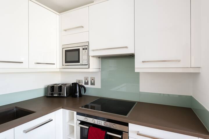 Modern Family Flat close to Victoria Station gallery image 3