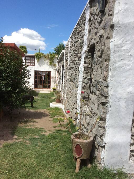 Casa con tres apartamento privados