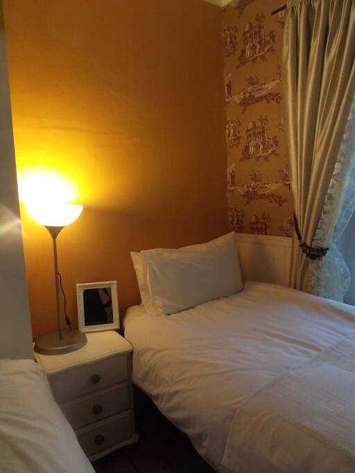 1July 3 single beds