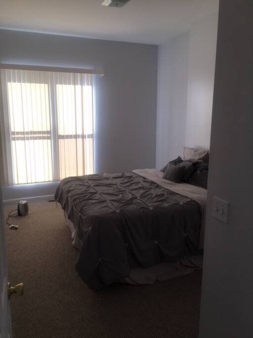Master Bedroom (King bed)