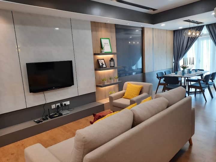 Designer Suite Apartment Families with Seaview Condominiums for Rent