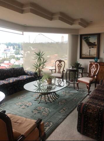 Amplio departamento de lujo. 300 m2. Vigilancia 24