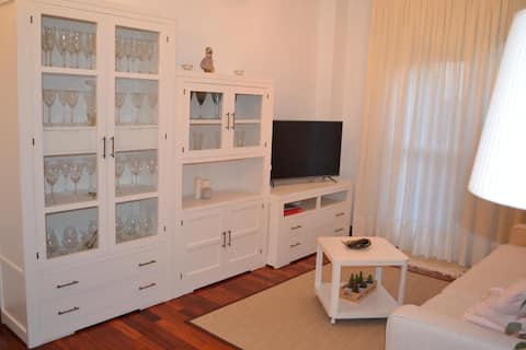 Anuncio de Airbnb popular: Ground floor with private garden in Cudón-Cantabria en Miengo