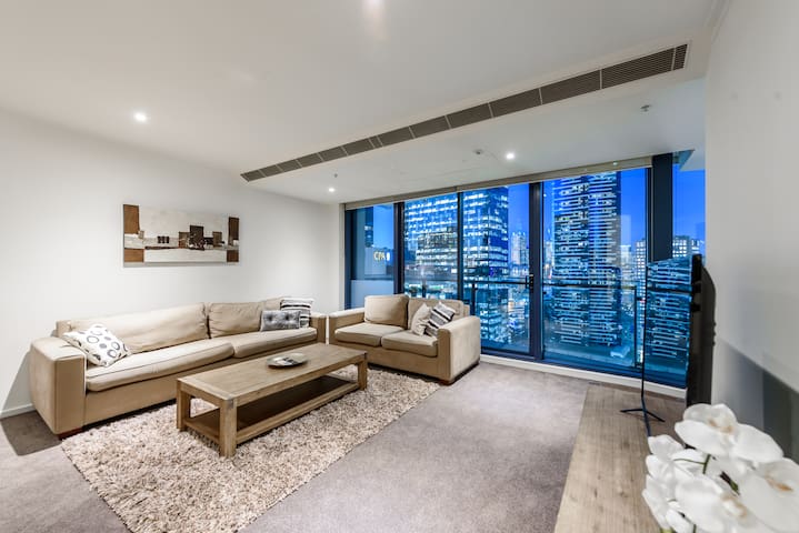 Exclusive Stays – SBO 3102 II