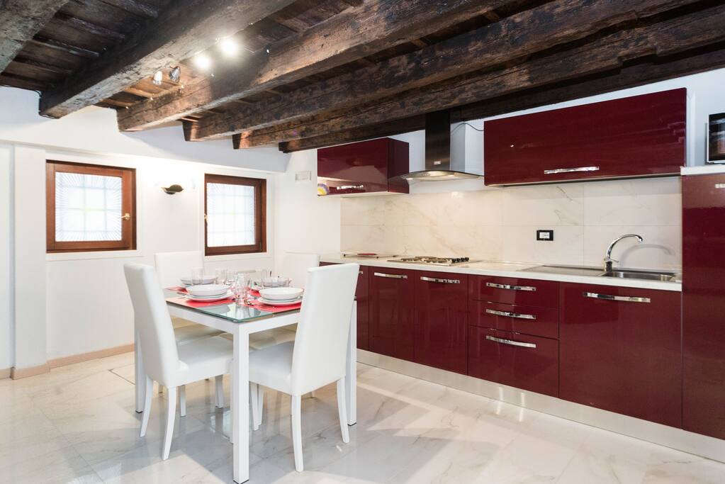Table Lunch, Kitchen