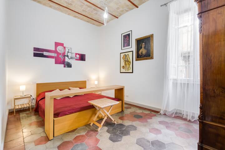 Monti Colosseum apartment gallery image 3