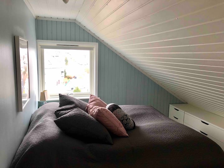 Soverom 1 med 180x200 seng