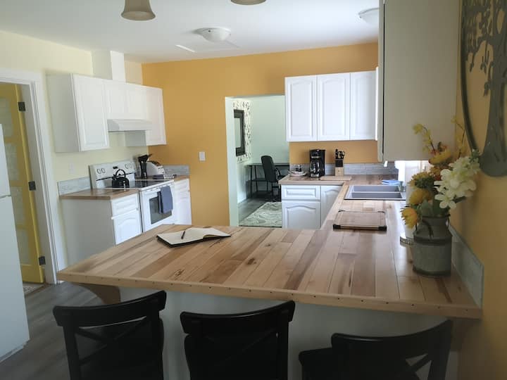 Fanny Bay Vacation Rentals & Homes British Columbia, Canada Airbnb