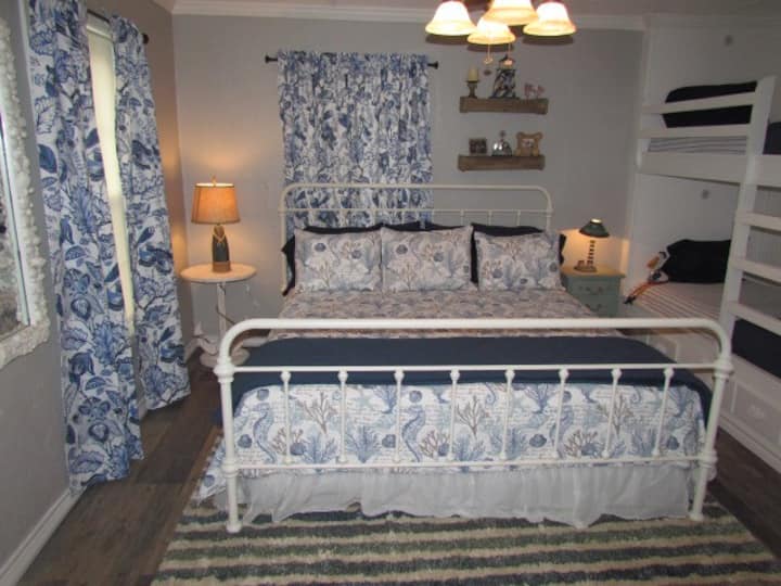 The Palms at Magnolia Beach Houses for Rent in Port Lavaca, Texas