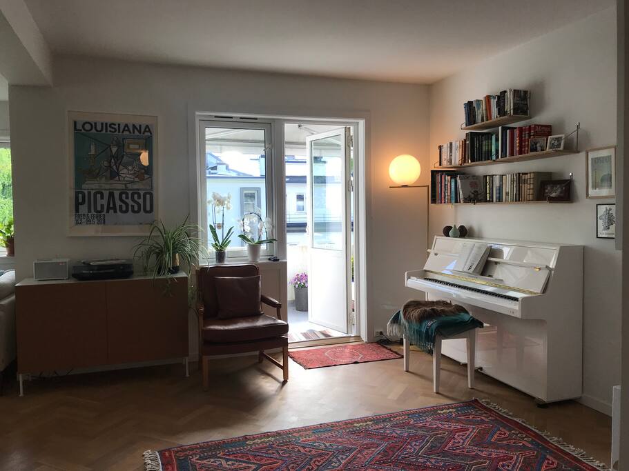 Entrance to sunny balcony