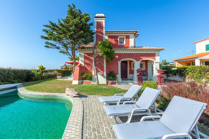 Charming Villa in Praia das Maçãs gallery image 4