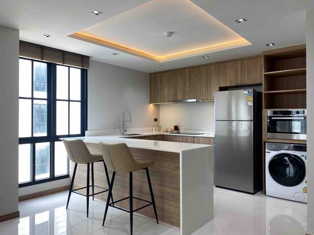 Spacious 2-bed suite with gym and pool gallery image 3