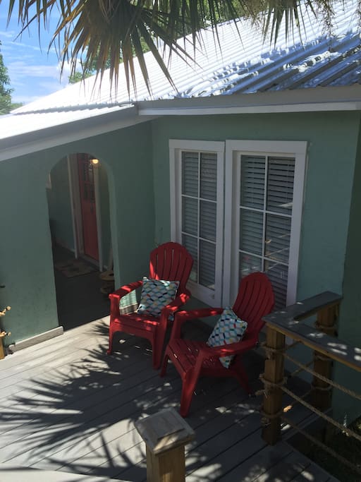 Side Porch/Entrance