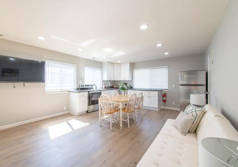 Modern 8B/5B - Spacious Home in Santa Clara