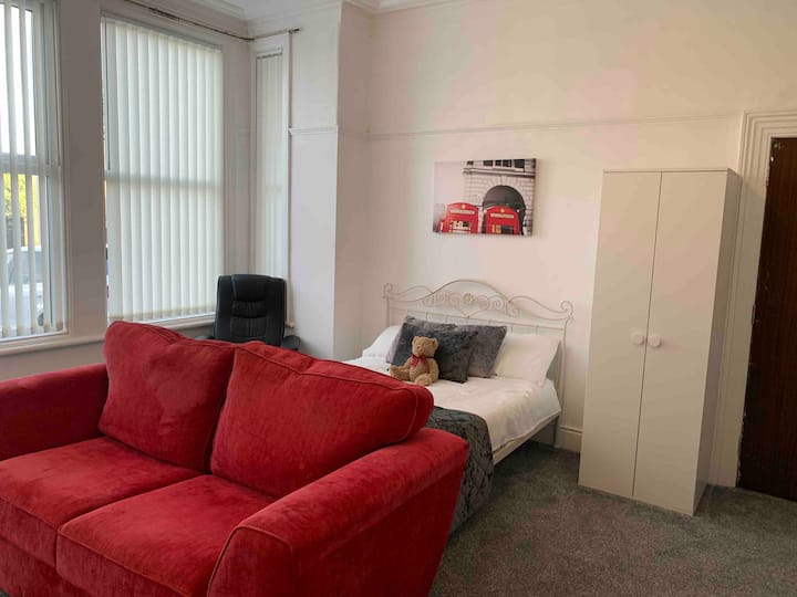 Lovely Studio In Prenton Nr Liverpool 2adults&kids - Wirral