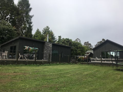 Tongariro Crossing Groups Ideal. 2 houses beside