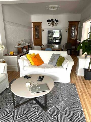 Bel appart 2 étages, piscine, collé sur le métro gallery image 3