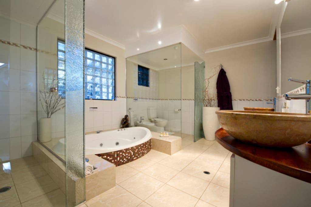Master bedroom ensuite