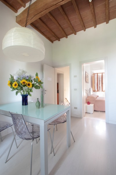 Top performing Airbnb: D!Mora - New, Modern, Central and WiFi 100mbs free in San Gimignano