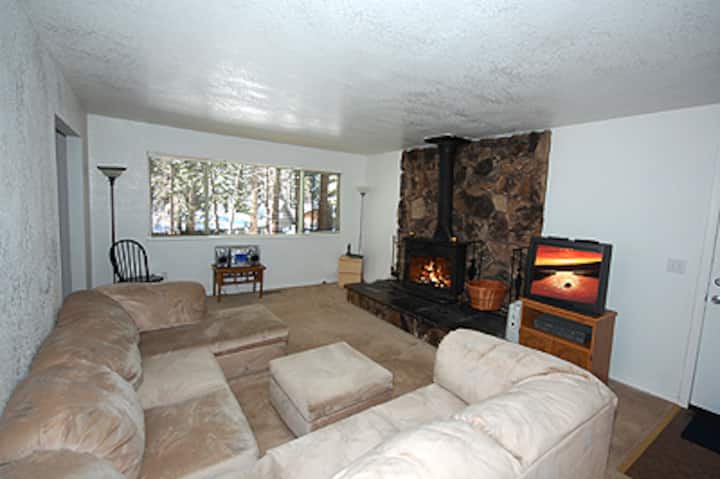 Tahoe Cabin -Walk To Heavenly! Hot Tub - South Lake Tahoe, CA