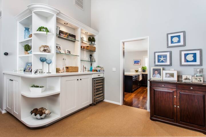 Feels like home. Ocean view. Walk/bike to beach gallery image 5