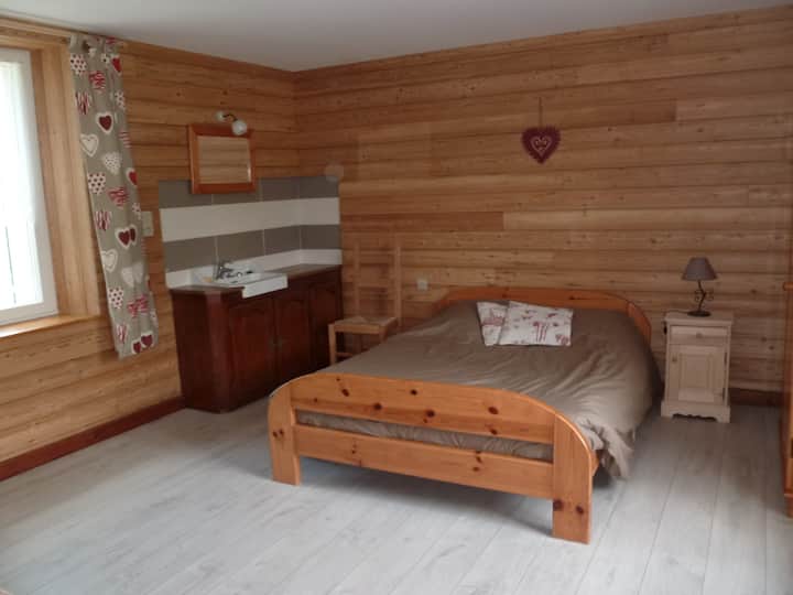 Ч. 2 етаж с мивка , легло BB и легло за 2 - ма души