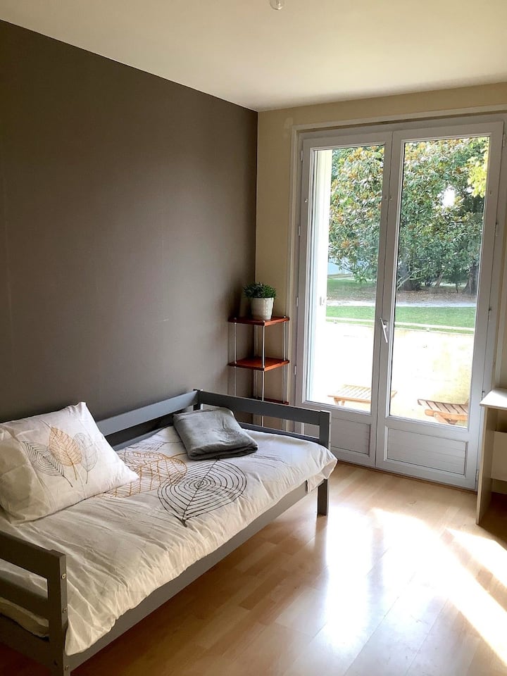 Chambre 11m2 Balcon Et Bureau Sur Jardin - Mérignac