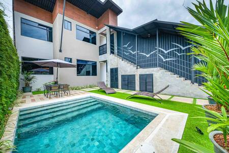 Gorgeous Loft Industrial Design near the beach