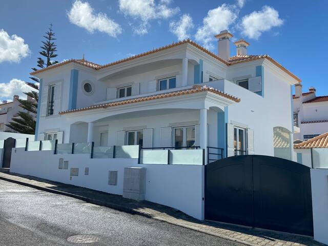 iSleep Ericeira Beach House -SURF & BEACHFRONT- gallery image 3