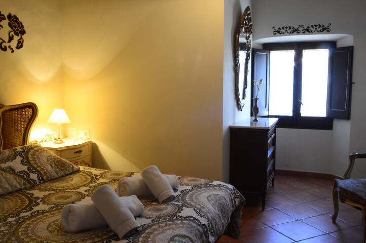 casa rural con piscina a Olot PG000692 gallery image 5