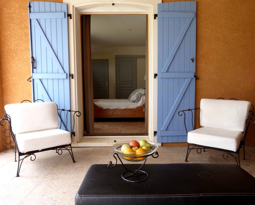 Kamer , entree, privéterras.