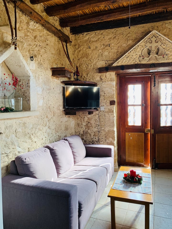 Cheerful 1 Bedroom Cottage With Indoor Fireplace - Argaka