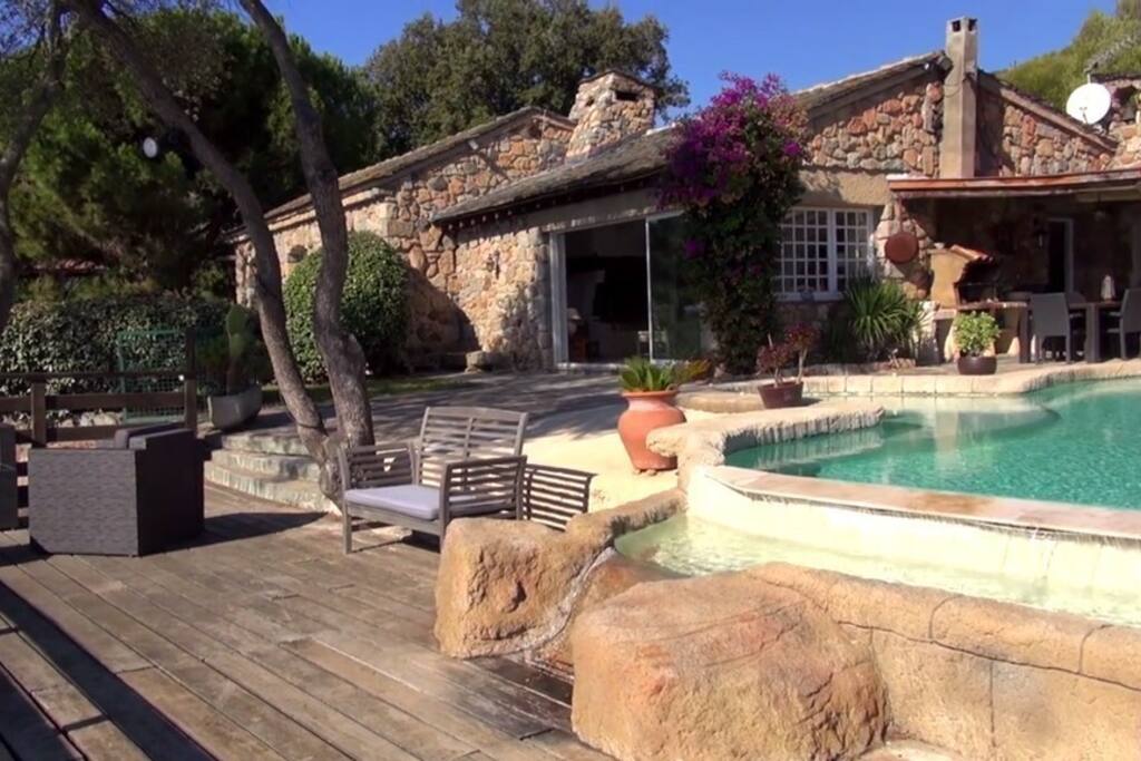 Extérieur + piscine