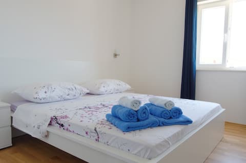 Popular Airbnb listing: White Beauty luxury apt., Stari Grad, island Hvar in Grad Stari Grad